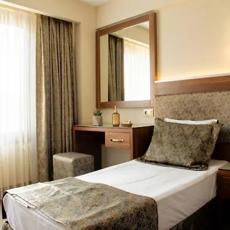Hotel Buyuk Paris 3*