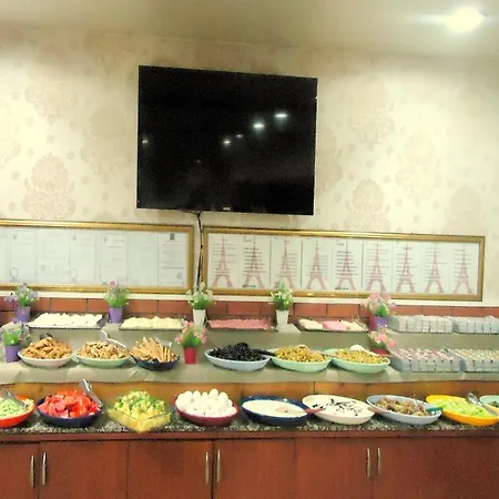 Buyuk Paris מלון 3*