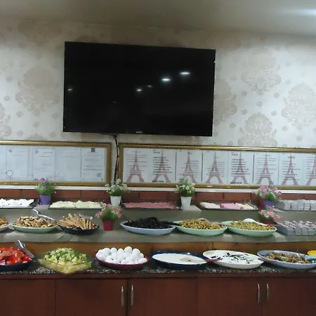 Buyuk Paris מלון 3*